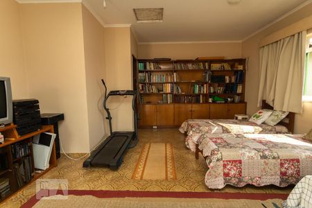 Casa para alugar com 380m², 3 quartos e 3 vagas Casa para alugar com 380m², 3 quartos e 3 vagasQuarto da Edícula