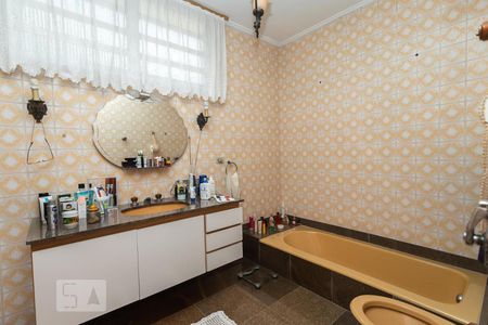 Casa para alugar com 380m², 3 quartos e 3 vagas Casa para alugar com 380m², 3 quartos e 3 vagasBanheiro do Quarto 3