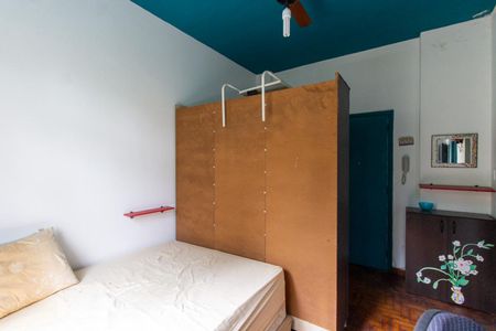 Sala de kitnet/studio para alugar com 1 quarto, 21m² em Catete, Rio de Janeiro