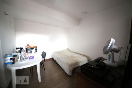 Casa à venda com 180m², 3 quartos e 2 vagasQuarto de Serviço