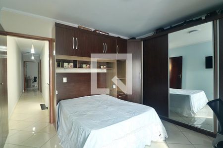 Suíte - Quarto 1 de casa para alugar com 3 quartos, 180m² em Parque Oratório, Santo André