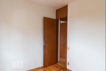 Quarto 1 de apartamento para alugar com 2 quartos, 56m² em Parque Bristol, São Paulo