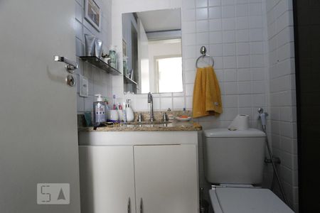 Banheiro de apartamento à venda com 3 quartos, 144m² em Taquara, Rio de Janeiro