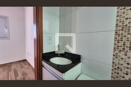 Banheiro da suíte  de apartamento para alugar com 2 quartos, 76m² em Vila Scarpelli, Santo André