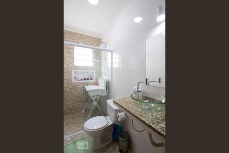 Casa à venda com 130m², 3 quartos e 2 vagas Casa à venda com 130m², 3 quartos e 2 vagasBanheiro