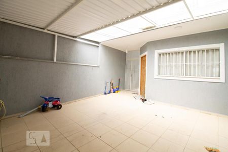 Casa à venda com 130m², 3 quartos e 2 vagas Casa à venda com 130m², 3 quartos e 2 vagasGaragem