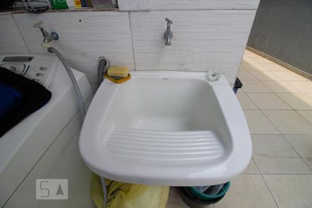 Casa à venda com 130m², 3 quartos e 2 vagas Casa à venda com 130m², 3 quartos e 2 vagasDetalhe Área de Serviço