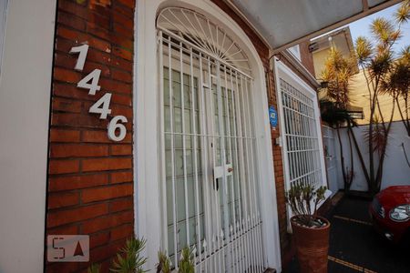 Casa à venda com 230m², 6 quartos e 5 vagasFachada