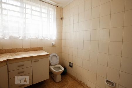 Casa à venda com 230m², 6 quartos e 5 vagasBanheiro