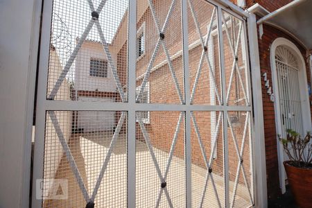 Casa à venda com 230m², 6 quartos e 5 vagasFachada