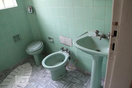 Casa para alugar com 120m², 4 quartos e 2 vagasBanheiro