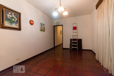Casa à venda com 250m², 4 quartos e 2 vagas Casa à venda com 250m², 4 quartos e 2 vagasSala de Jantar