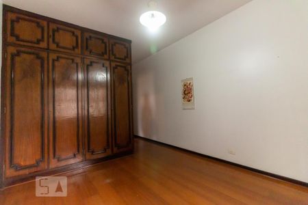 Casa à venda com 250m², 4 quartos e 2 vagas Casa à venda com 250m², 4 quartos e 2 vagasQuarto 1 - Suíte