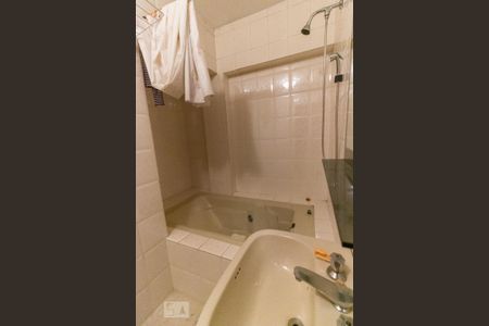 Casa à venda com 250m², 4 quartos e 2 vagas Casa à venda com 250m², 4 quartos e 2 vagasBanheiro - Quarto 4