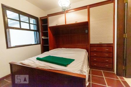 Casa à venda com 250m², 4 quartos e 2 vagas Casa à venda com 250m², 4 quartos e 2 vagasQuarto 4 - Suíte