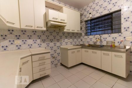 Casa à venda com 250m², 4 quartos e 2 vagas Casa à venda com 250m², 4 quartos e 2 vagasCozinha