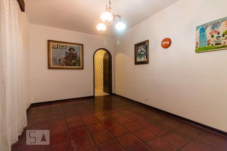 Casa à venda com 250m², 4 quartos e 2 vagas Casa à venda com 250m², 4 quartos e 2 vagasSala de Jantar
