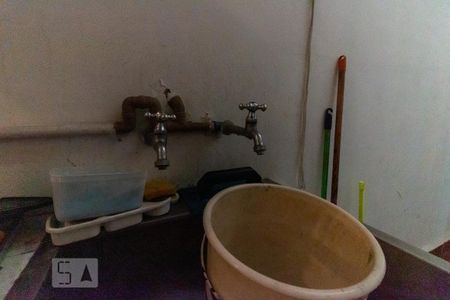Casa à venda com 250m², 4 quartos e 2 vagas Casa à venda com 250m², 4 quartos e 2 vagasArea de Serviços