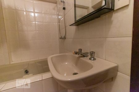 Casa à venda com 250m², 4 quartos e 2 vagas Casa à venda com 250m², 4 quartos e 2 vagasBanheiro - Quarto 4