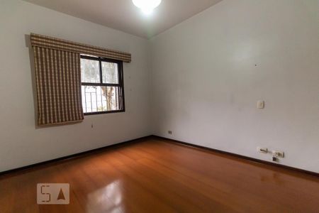 Casa à venda com 250m², 4 quartos e 2 vagas Casa à venda com 250m², 4 quartos e 2 vagasQuarto 1 - Suíte