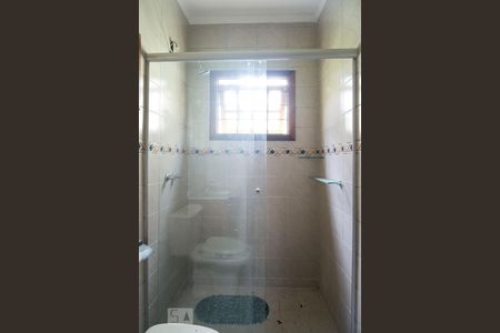 Casa à venda com 220m², 3 quartos e 3 vagasBanheiro da Suíte 1