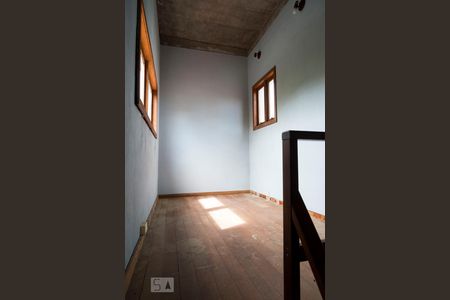 Casa à venda com 220m², 3 quartos e 3 vagasEscritório