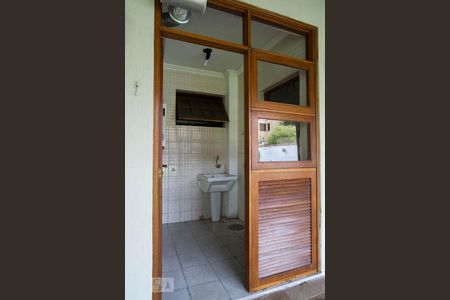 Casa à venda com 220m², 3 quartos e 3 vagasÁrea de Serviço