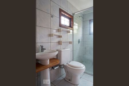 Casa à venda com 220m², 3 quartos e 3 vagasBanheiro da Suíte 2