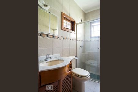 Casa à venda com 220m², 3 quartos e 3 vagasBanheiro da Suíte 1