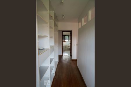 Casa à venda com 220m², 3 quartos e 3 vagasCloset da suíte 3