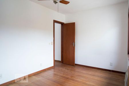 Casa à venda com 220m², 3 quartos e 3 vagasSuíte 2