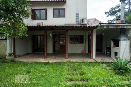 Casa à venda com 220m², 3 quartos e 3 vagasQuintal