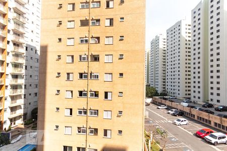Vista da sala de apartamento à venda com 2 quartos, 46m² em Jardim das Flores, São Paulo