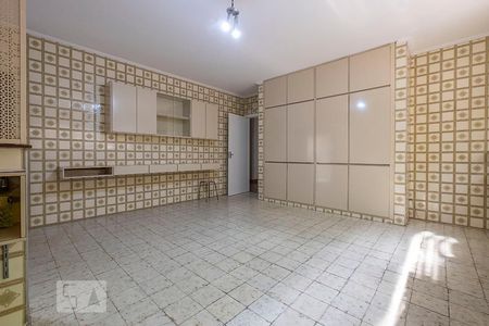 Casa para alugar com 305m², 4 quartos e 7 vagas Casa para alugar com 305m², 4 quartos e 7 vagasCozinha
