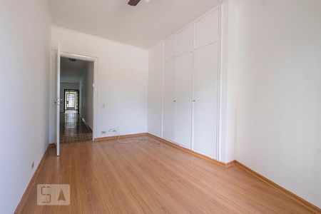 Casa para alugar com 305m², 4 quartos e 7 vagas Casa para alugar com 305m², 4 quartos e 7 vagasQuarto 2