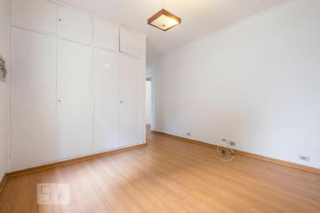 Suíte de casa para alugar com 4 quartos, 305m² em Vila Madalena, São Paulo