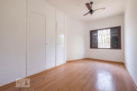 Casa para alugar com 305m², 4 quartos e 7 vagas Casa para alugar com 305m², 4 quartos e 7 vagasQuarto 2