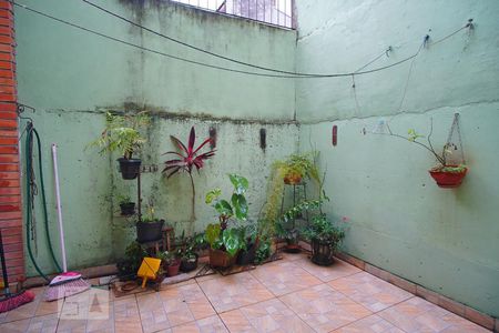 Casa de condomínio à venda com 82m², 2 quartos e 1 vagaPátio