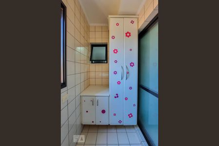 Apartamento à venda com 75m², 3 quartos e 1 vagaÁrea de Serviço