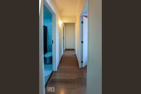 Apartamento à venda com 75m², 3 quartos e 1 vagaCorredor