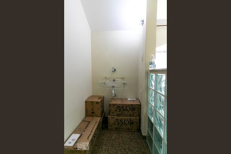 Lavabo da Sala de casa à venda com 5 quartos, 192m² em Vila Antonina, São Paulo