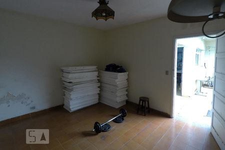Casa à venda com 310m², 2 quartos e 2 vagasQuarto