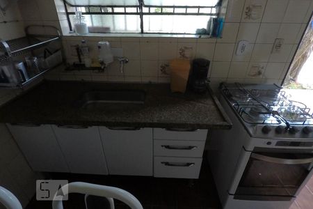 Casa à venda com 310m², 2 quartos e 2 vagasCozinha