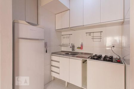 Cozinha de apartamento para alugar com 1 quarto, 45m² em Jardim Leopoldina, Porto Alegre