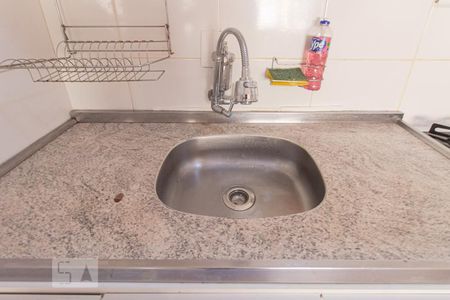 Cozinha - Torneira de apartamento para alugar com 1 quarto, 45m² em Jardim Leopoldina, Porto Alegre