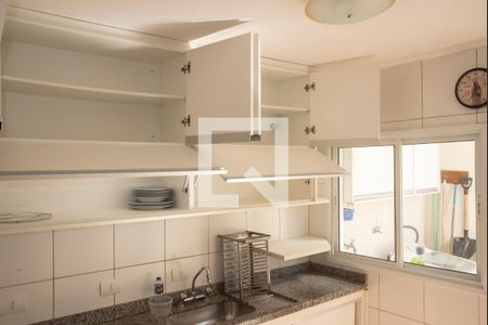 Casa à venda com 111m², 3 quartos e 2 vagas Casa à venda com 111m², 3 quartos e 2 vagasCozinha