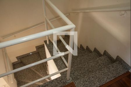 Casa à venda com 111m², 3 quartos e 2 vagas Casa à venda com 111m², 3 quartos e 2 vagasCorredor