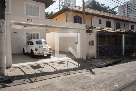 Casa à venda com 111m², 3 quartos e 2 vagas Casa à venda com 111m², 3 quartos e 2 vagasFachada