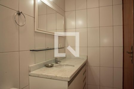 Casa à venda com 111m², 3 quartos e 2 vagas Casa à venda com 111m², 3 quartos e 2 vagasBanheiro