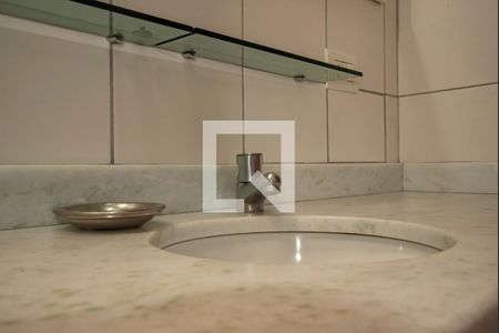 Casa à venda com 111m², 3 quartos e 2 vagas Casa à venda com 111m², 3 quartos e 2 vagasBanheiro